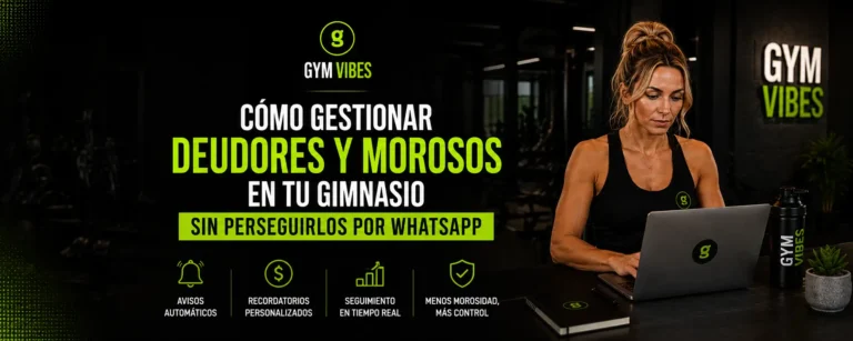 mujer trabajando con su software para gimnasios